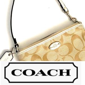 AUTHENTIC  WRISTLET  Coach